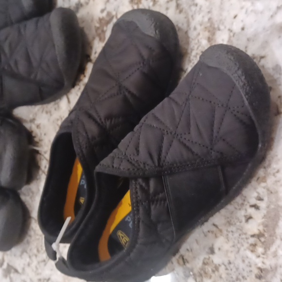 KEEN Howser II Women's Quilted Wrap Arch Support Water Resistant Black Shoes NEW - Picture 7 of 16